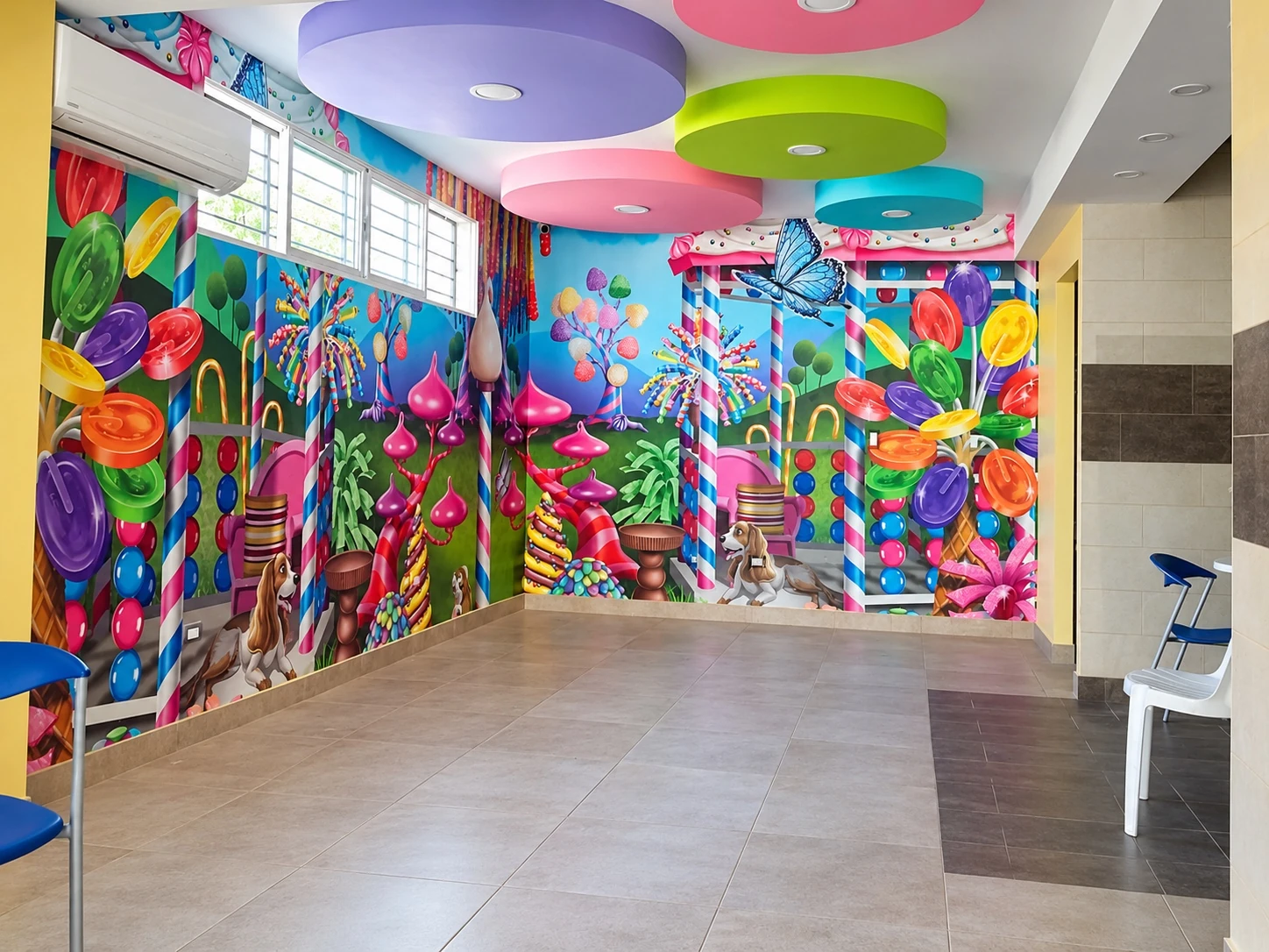 Resultado · Mural e iluminación de colores